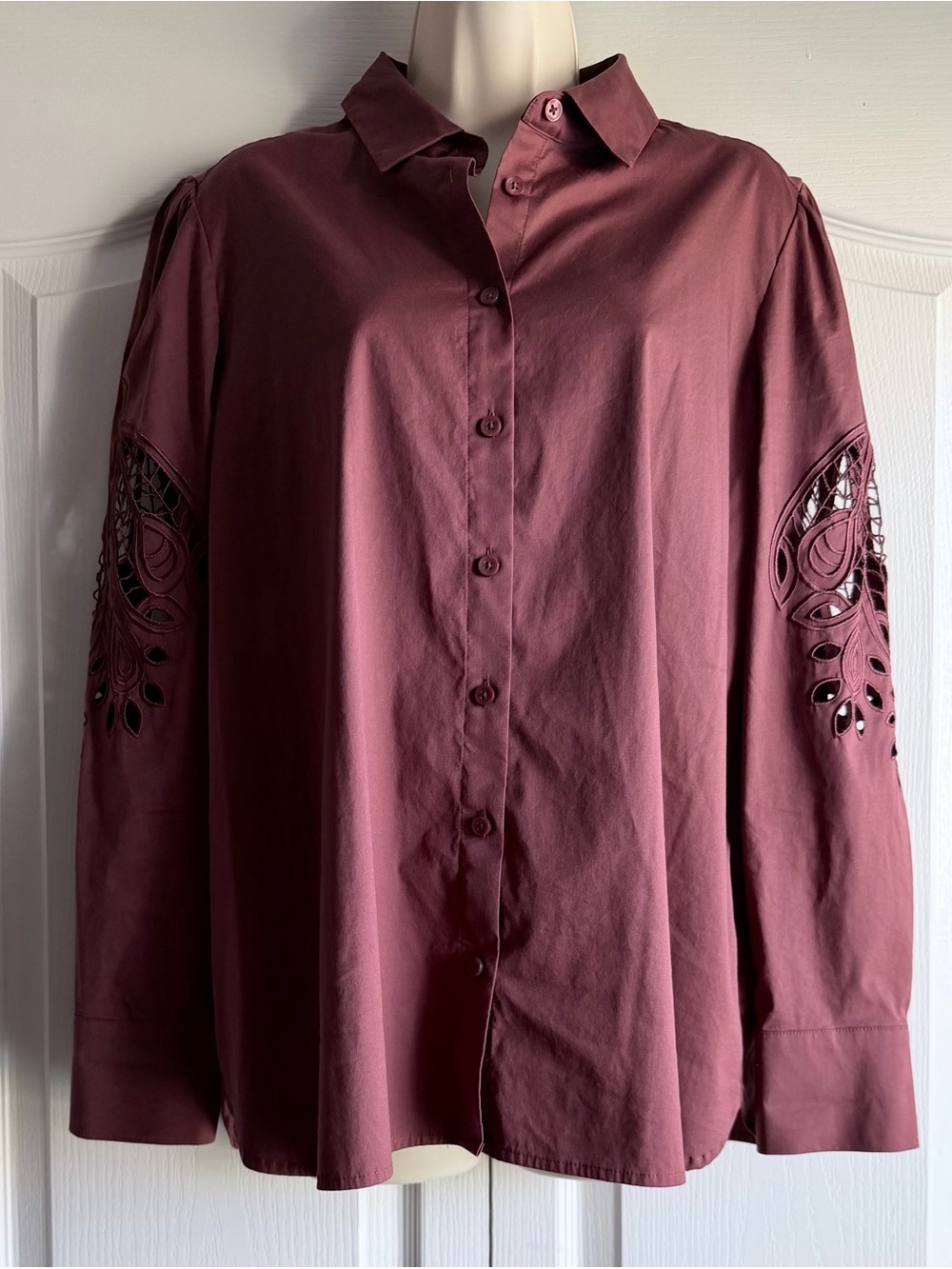 Chico’s Floral Lace Cutwork Sleeve Button Up Top - Picture 2 of 9